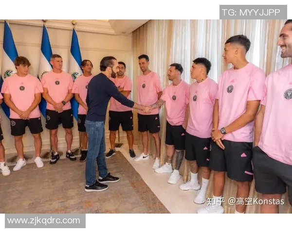 带手绳的足球明星如何用独特风格赢得球迷的心与场上的胜利